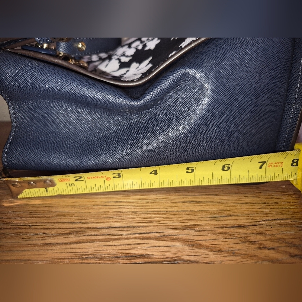 Michael Kors Flower Sofia Medium Bag - Picture 7 of 7